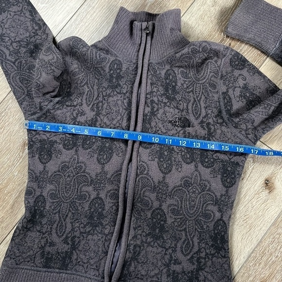 The North Face Gray and Black Wool Blend Floral Zip Up Sweatshirt - Picture 8 of 9